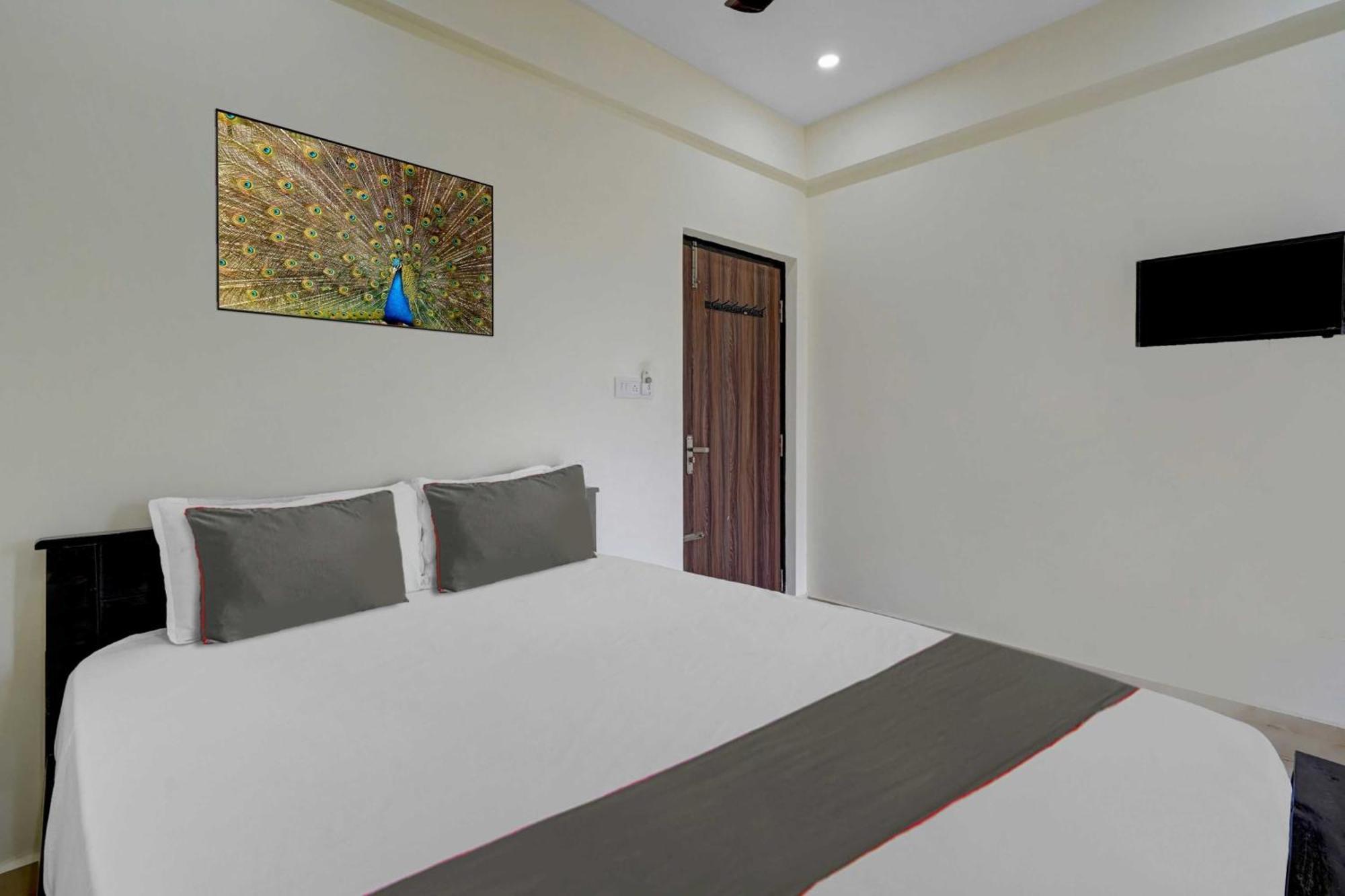 Collection O Emara Inn Near Ascendas Park Square Mall Бенґалуру Екстер'єр фото